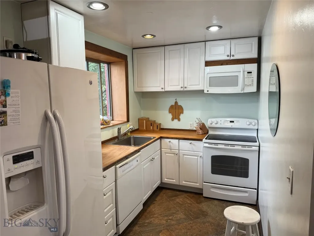21 Bearcat Loop Belgrade MT 59714