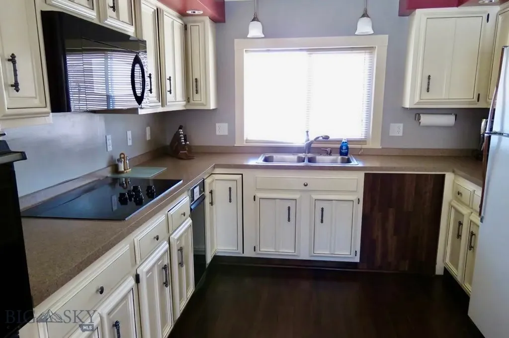 132 N Electric Street West Yellowstone MT 59758