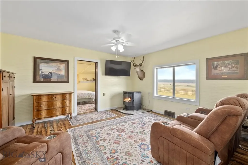 102310 Us Highway 87e Lewistown MT 594357