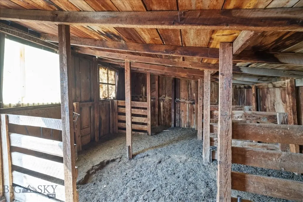 102310 Us Highway 87e Lewistown MT 594357
