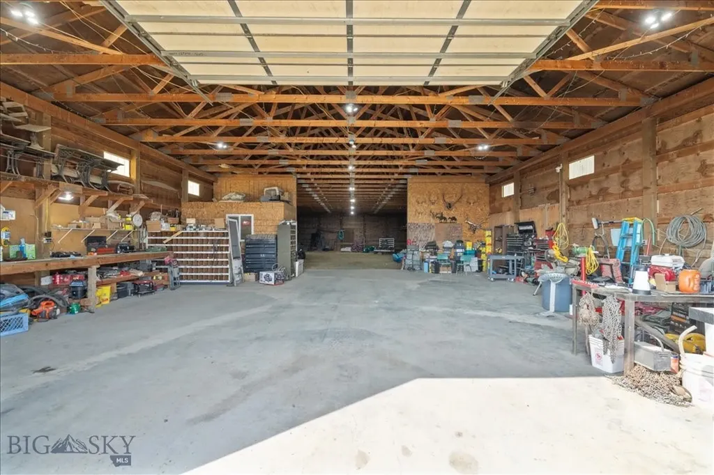 102310 Us Highway 87e Lewistown MT 594357