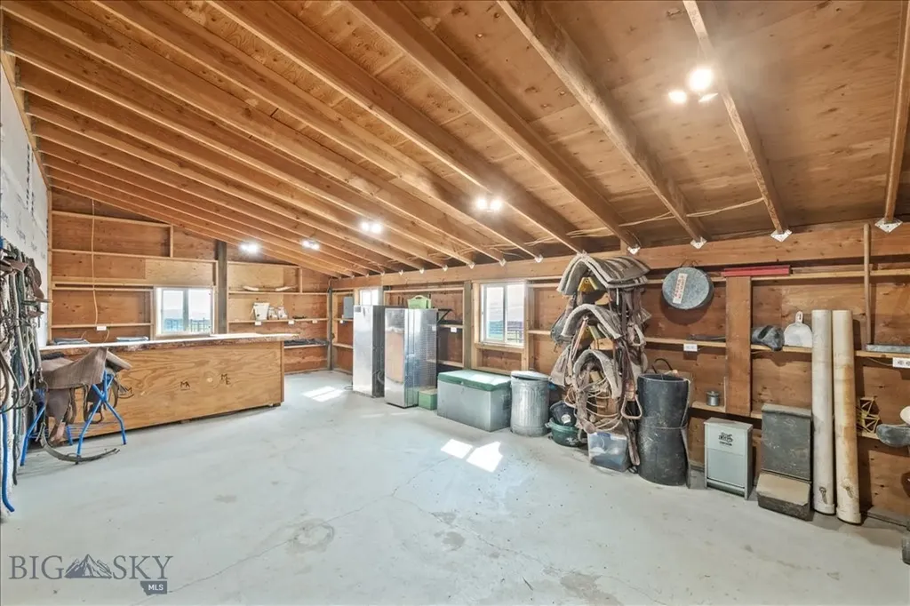 102310 Us Highway 87e Lewistown MT 594357