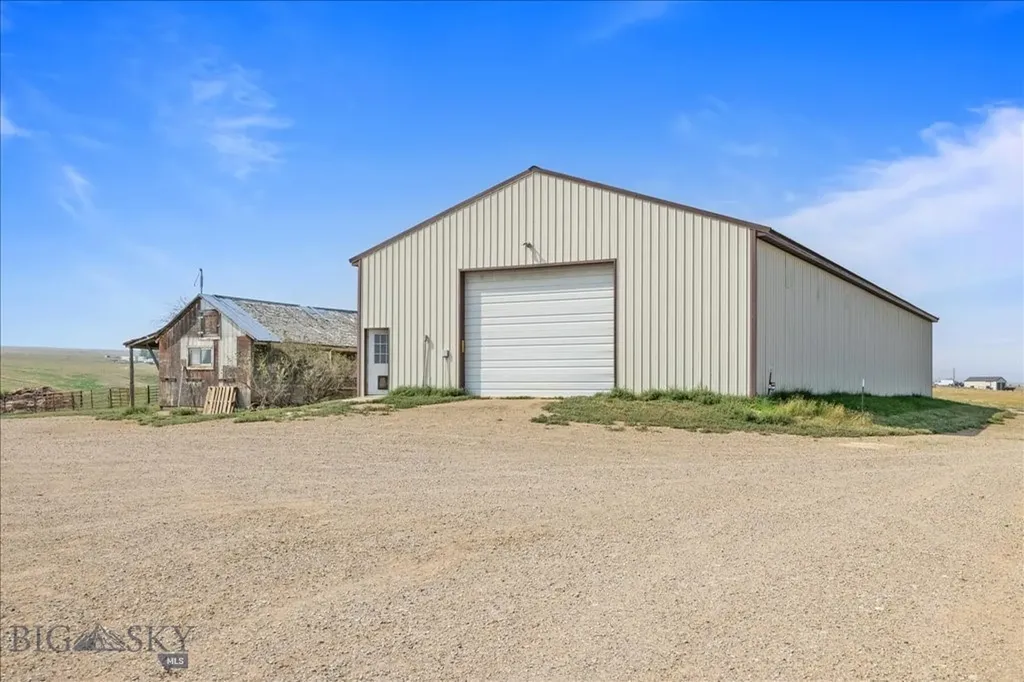 102310 Us Highway 87e Lewistown MT 594357
