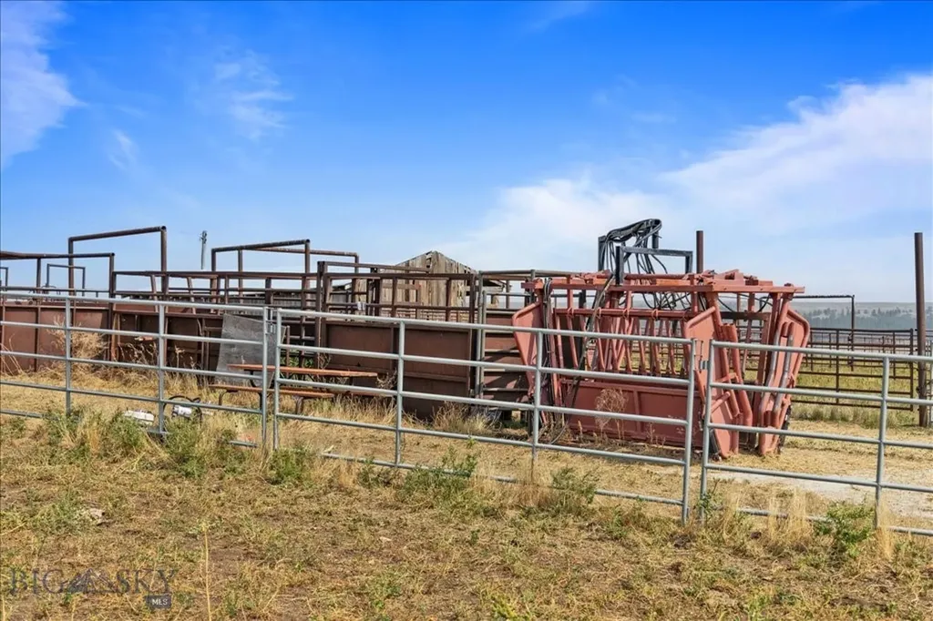 102310 Us Highway 87e Lewistown MT 594357