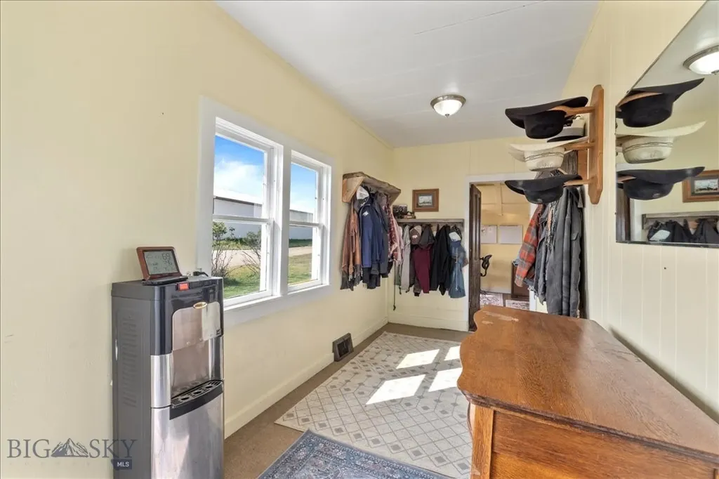 102310 Us Highway 87e Lewistown MT 594357