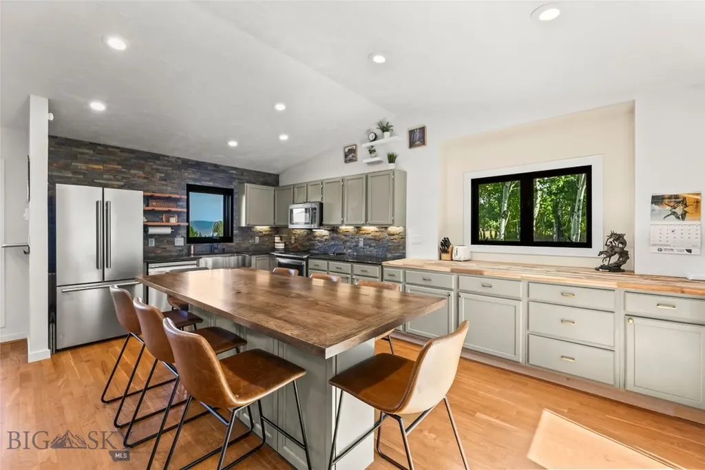 277 Hodgeman Canyon Bozeman MT 59718