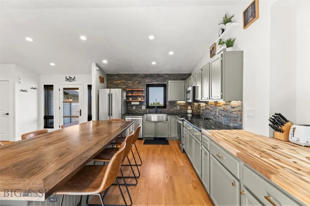 277 Hodgeman Canyon Bozeman MT 59718