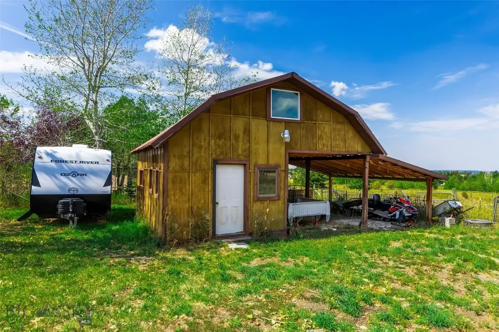 277 Hodgeman Canyon Bozeman MT 59718