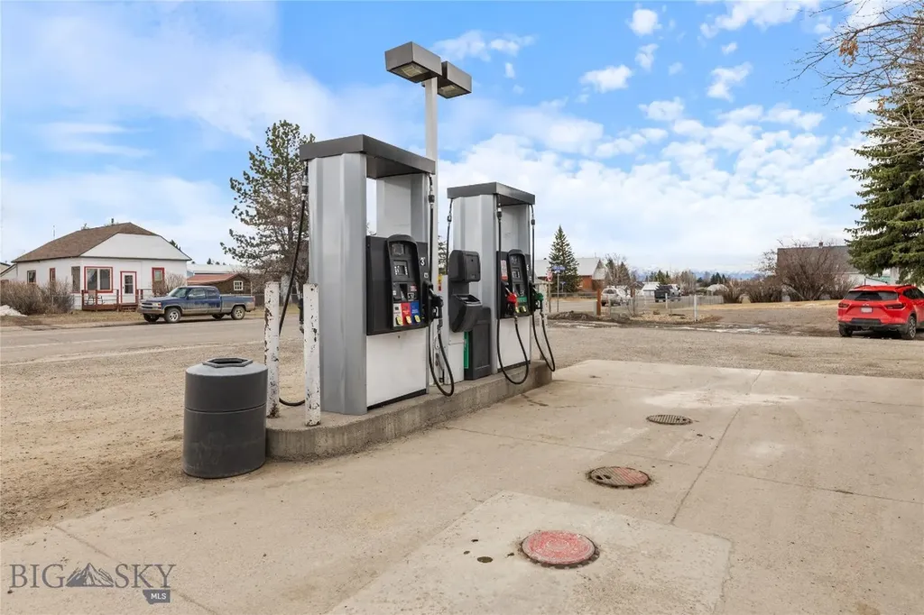 301 1st Avenue N Clyde Park MT 59018