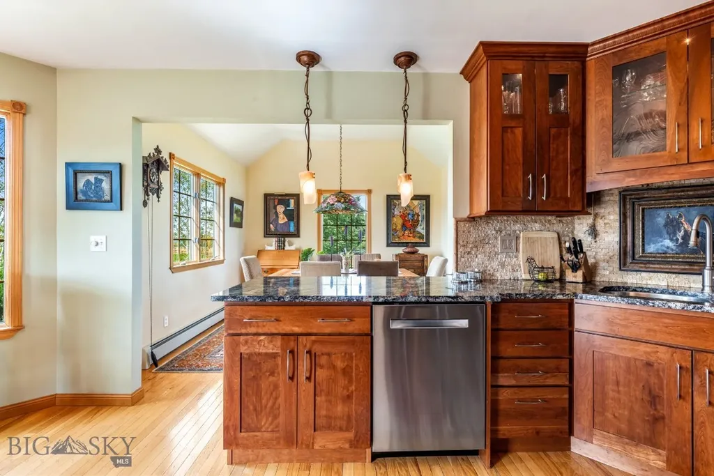 11400 Gooch Hill Road Gallatin Gateway MT 59730