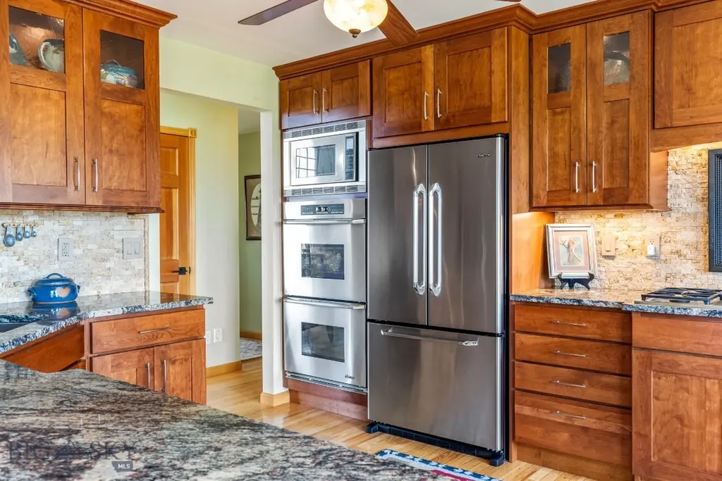 11400 Gooch Hill Road Gallatin Gateway MT 59730