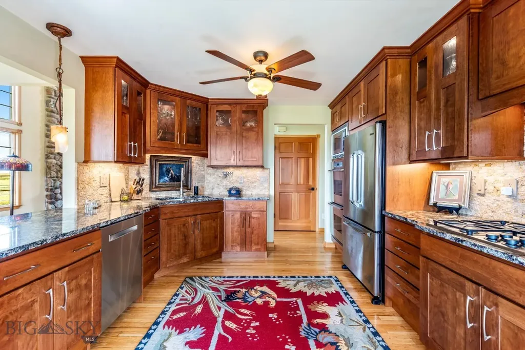 11400 Gooch Hill Road Gallatin Gateway MT 59730