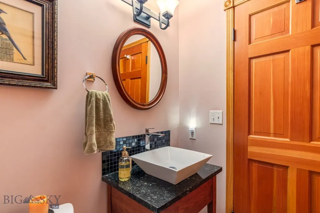 11400 Gooch Hill Road Gallatin Gateway MT 59730