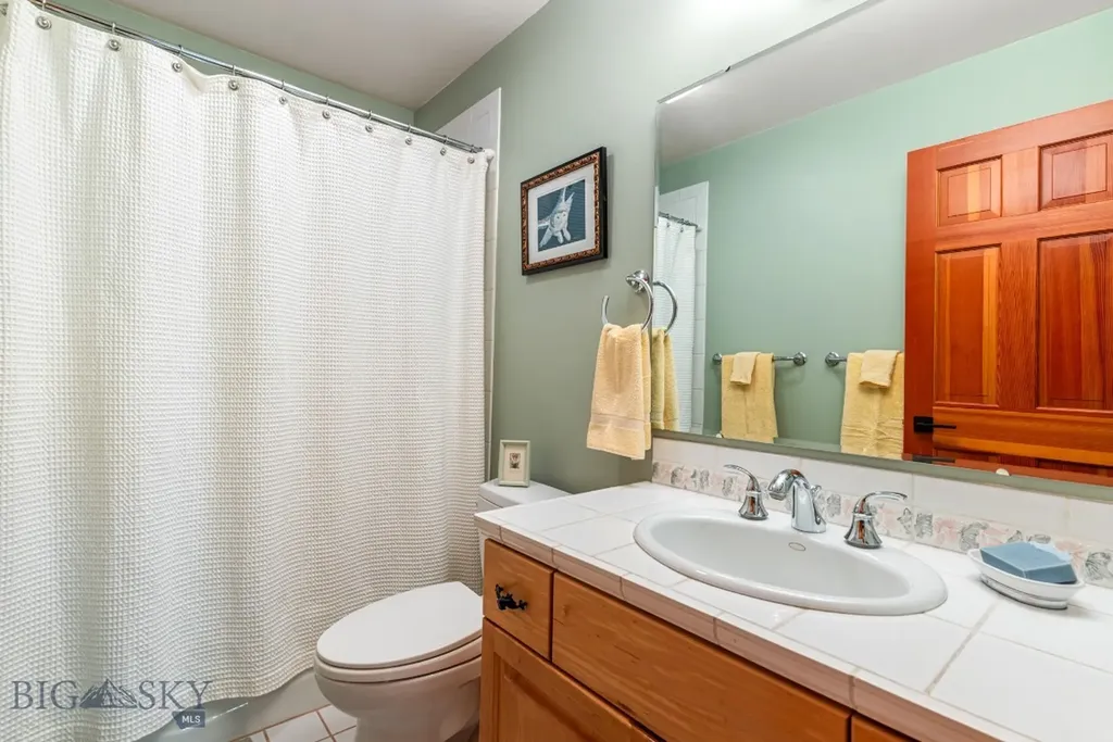 11400 Gooch Hill Road Gallatin Gateway MT 59730