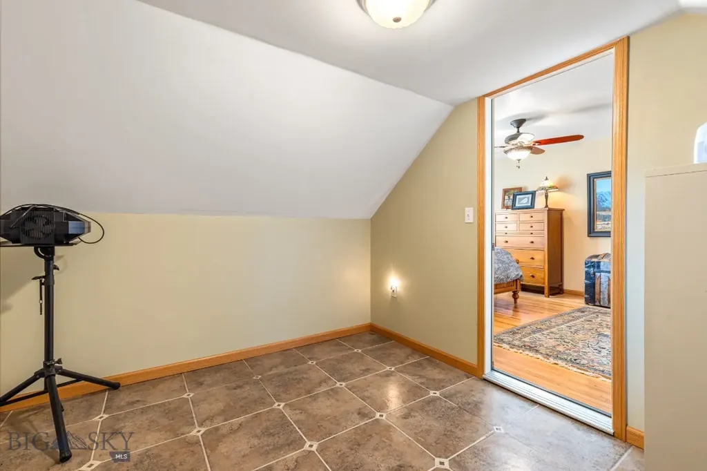 11400 Gooch Hill Road Gallatin Gateway MT 59730