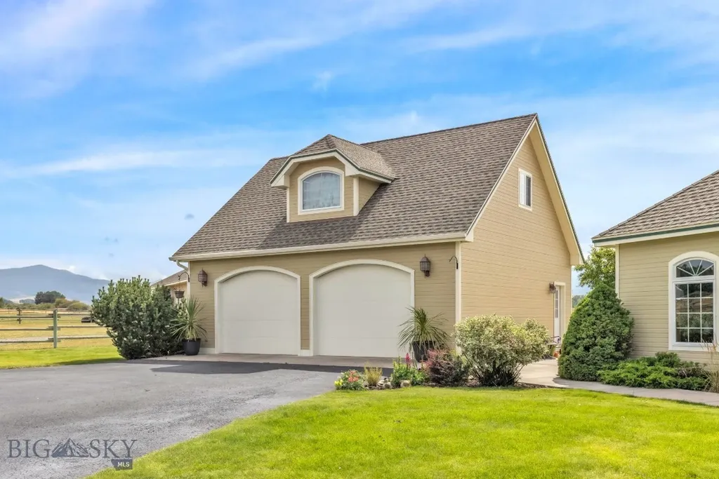 11400 Gooch Hill Road Gallatin Gateway MT 59730