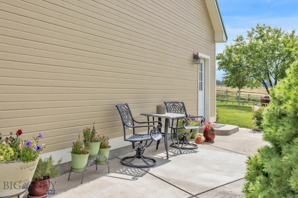 11400 Gooch Hill Road Gallatin Gateway MT 59730
