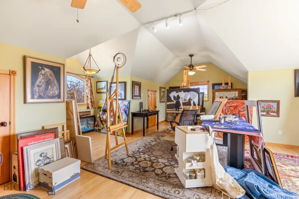 11400 Gooch Hill Road Gallatin Gateway MT 59730