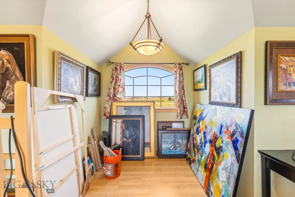 11400 Gooch Hill Road Gallatin Gateway MT 59730