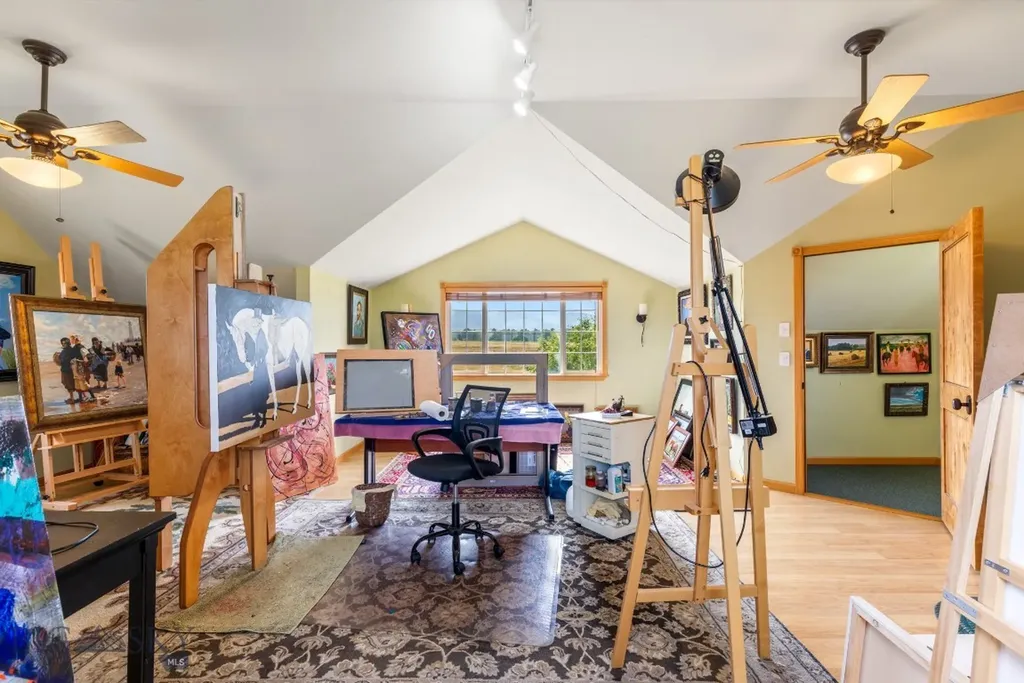 11400 Gooch Hill Road Gallatin Gateway MT 59730