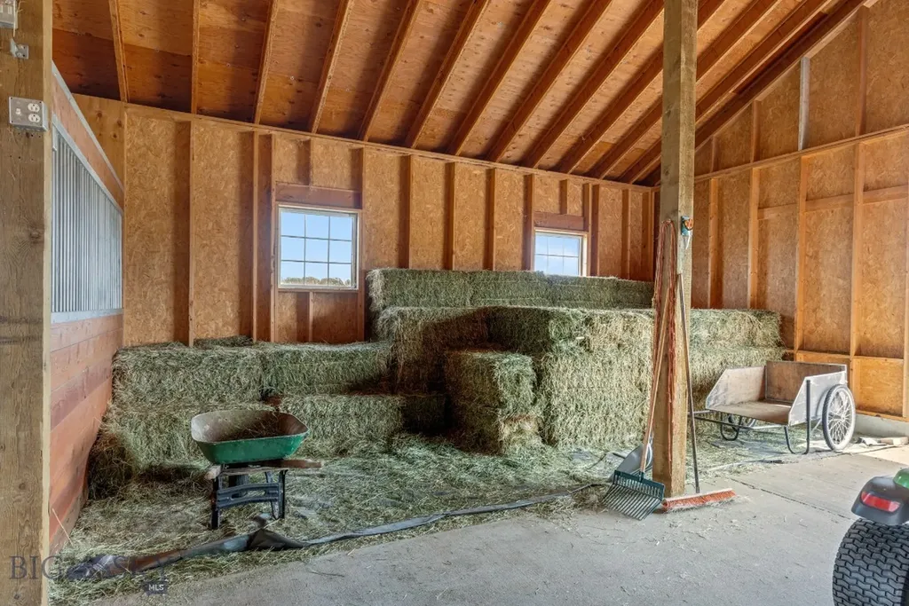 11400 Gooch Hill Road Gallatin Gateway MT 59730