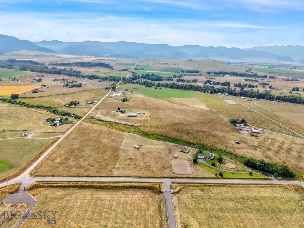 11400 Gooch Hill Road Gallatin Gateway MT 59730