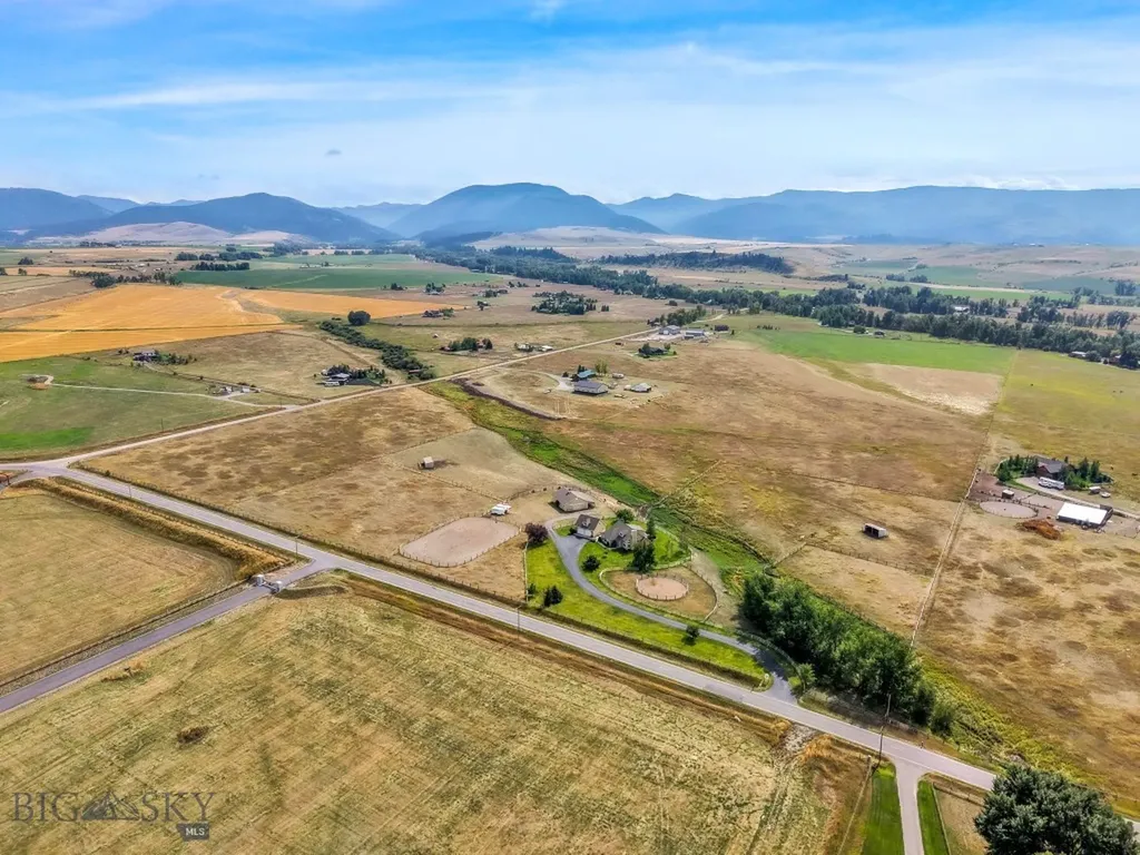 11400 Gooch Hill Road Gallatin Gateway MT 59730