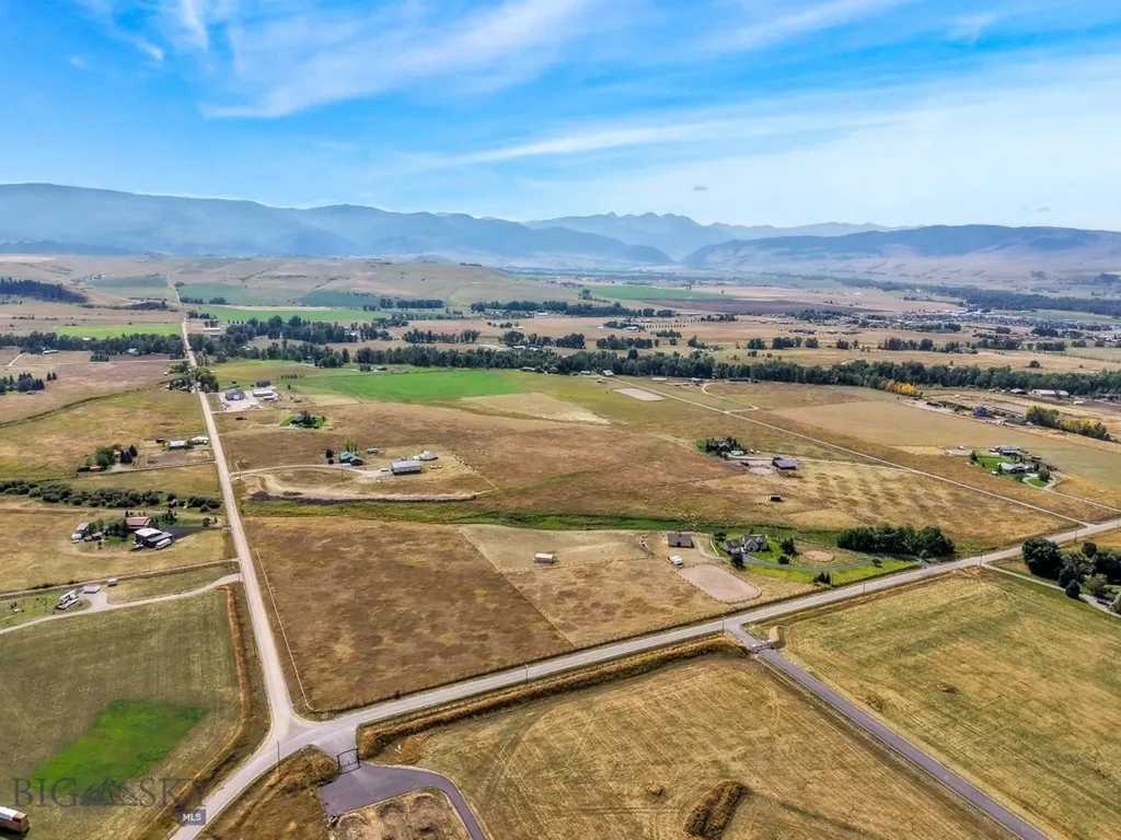 11400 Gooch Hill Road Gallatin Gateway MT 59730