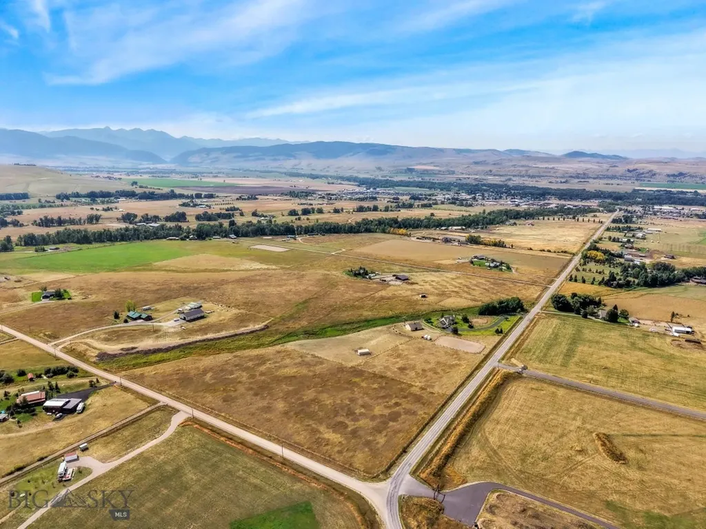 11400 Gooch Hill Road Gallatin Gateway MT 59730