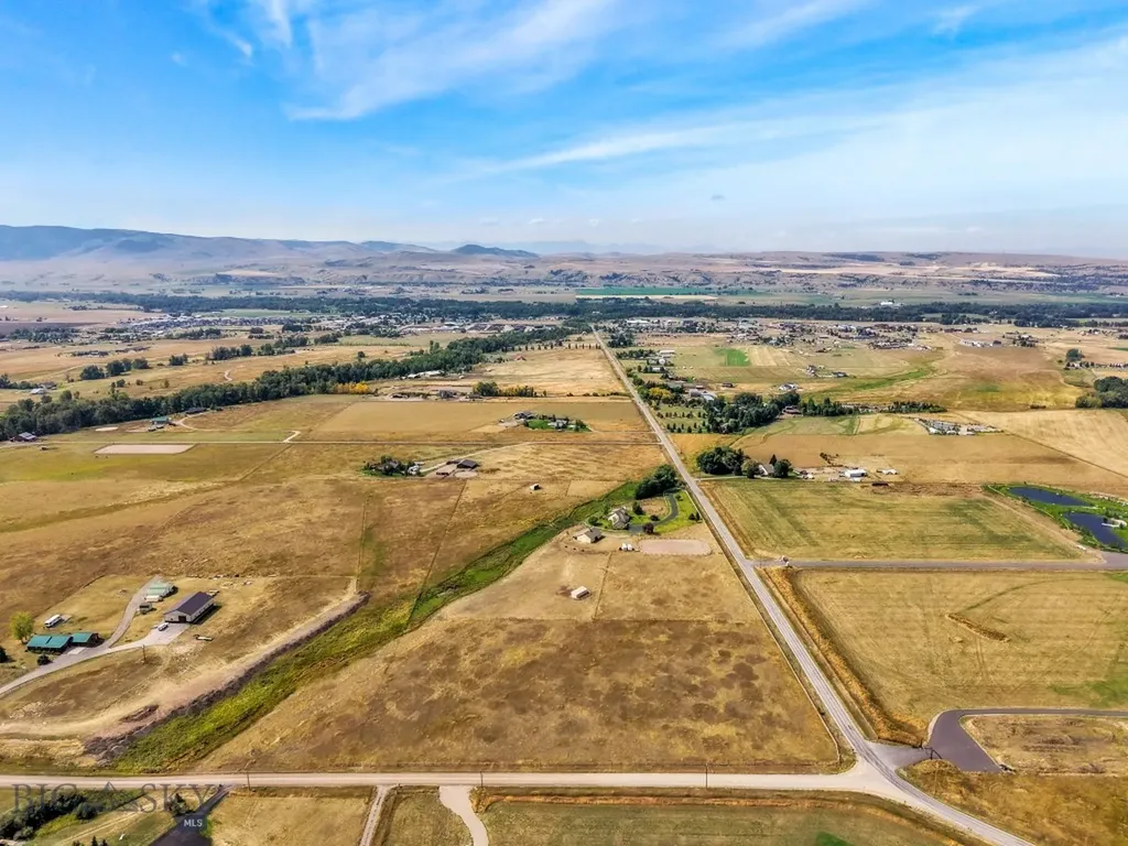 11400 Gooch Hill Road Gallatin Gateway MT 59730