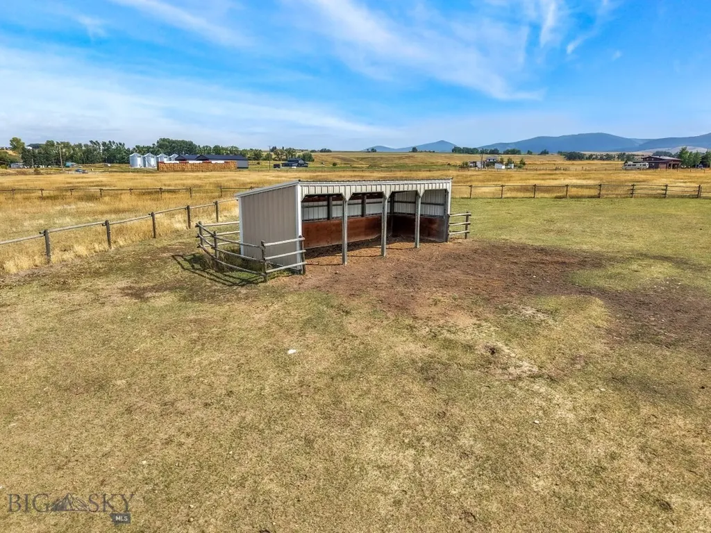 11400 Gooch Hill Road Gallatin Gateway MT 59730