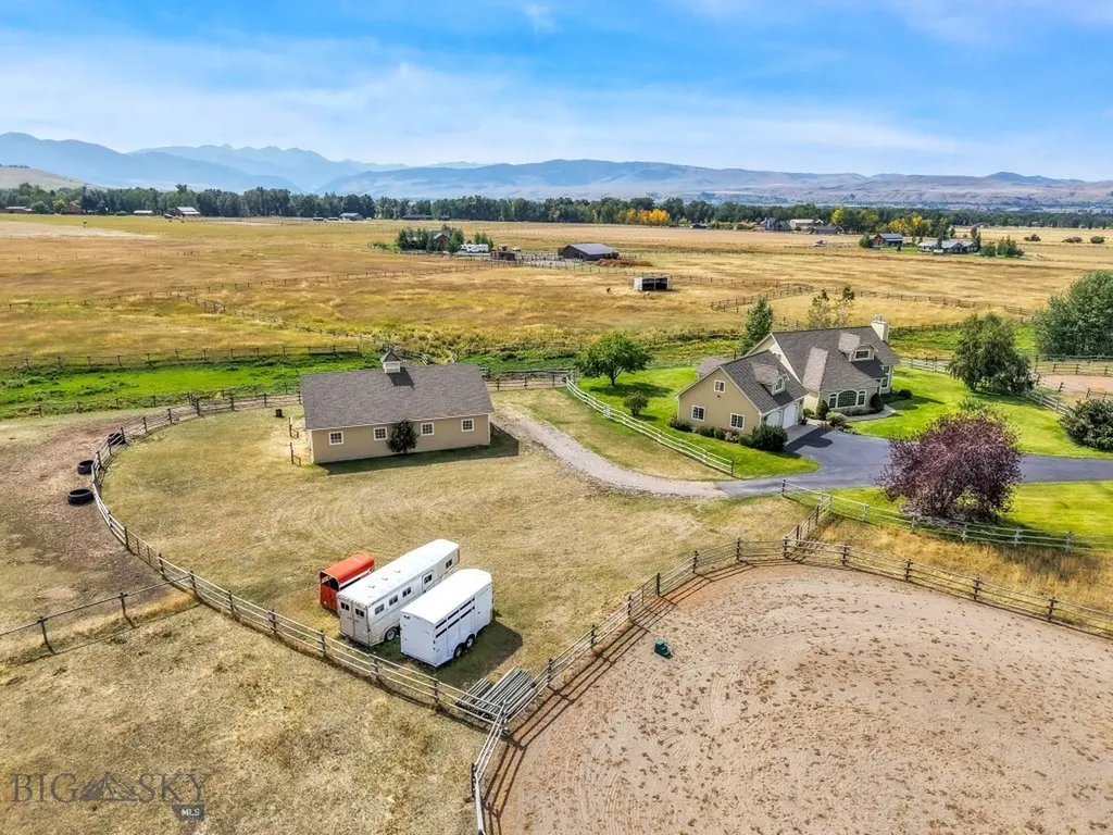 11400 Gooch Hill Road Gallatin Gateway MT 59730