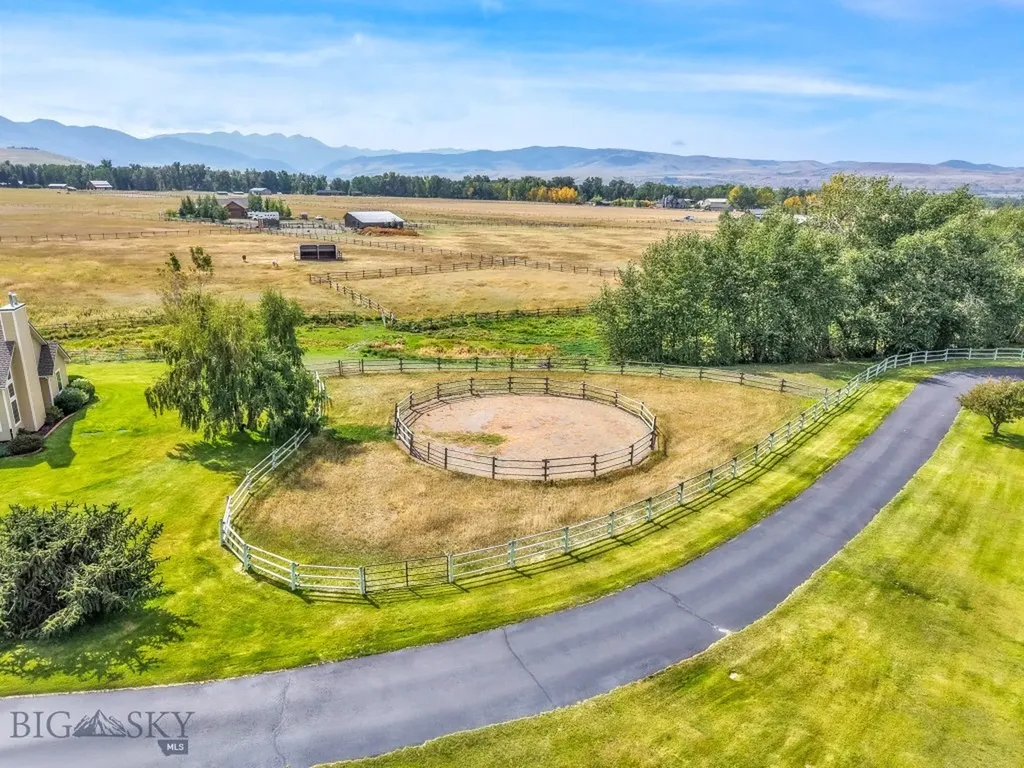 11400 Gooch Hill Road Gallatin Gateway MT 59730