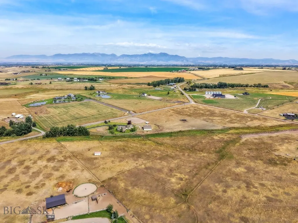 11400 Gooch Hill Road Gallatin Gateway MT 59730