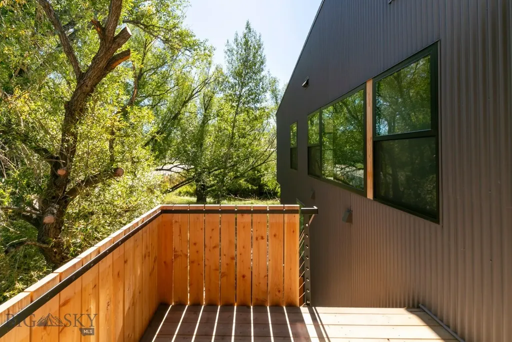 504 S H Street Livingston MT 59047