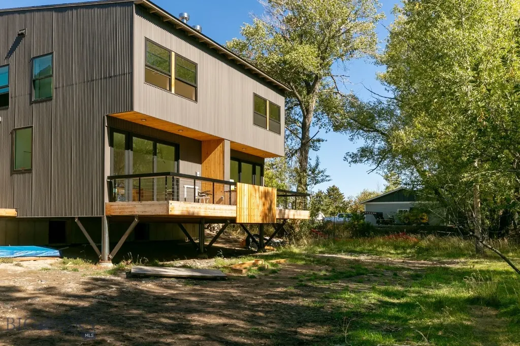 504 S H Street Livingston MT 59047