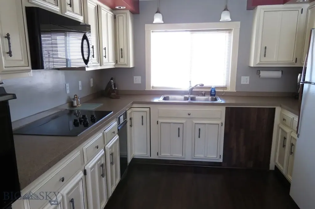 132 N Electric Street West Yellowstone MT 59758