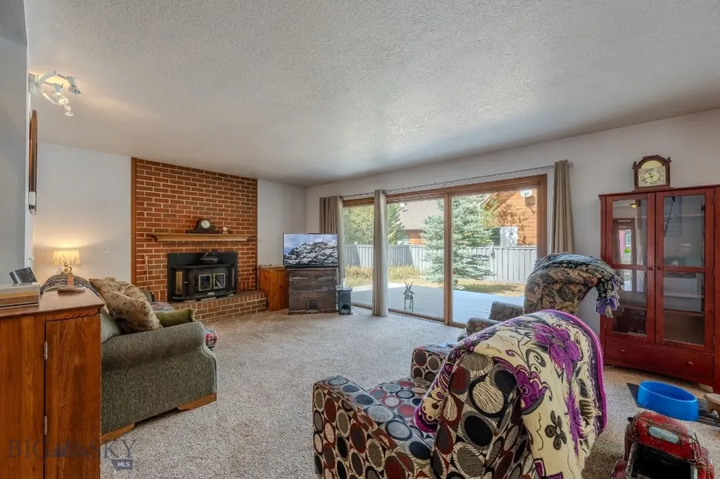 509 Gallatin Avenue West Yellowstone MT 59758