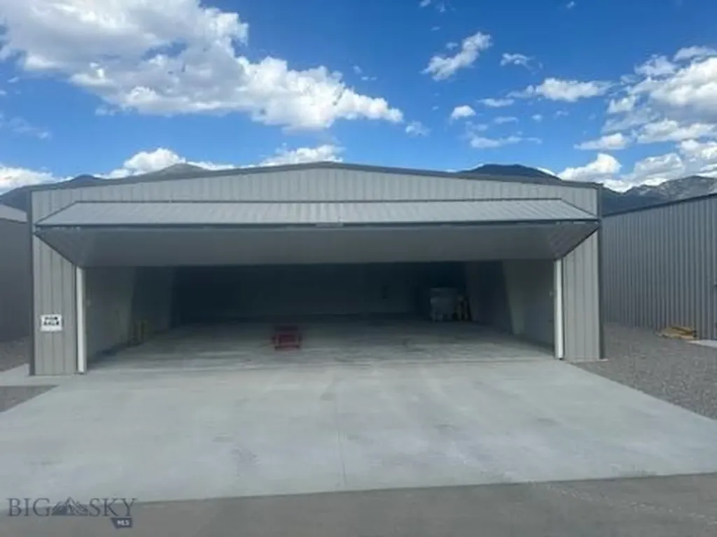 34 Charlie Taxiway Ennis MT 59729