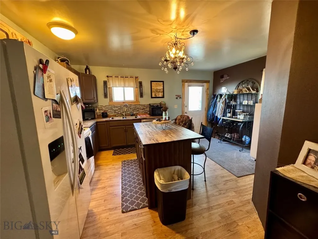 2219 Amherst Butte MT 59701