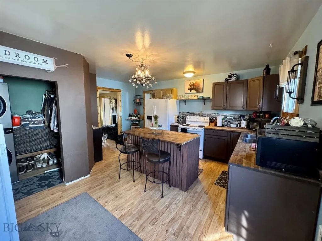 2219 Amherst Butte MT 59701