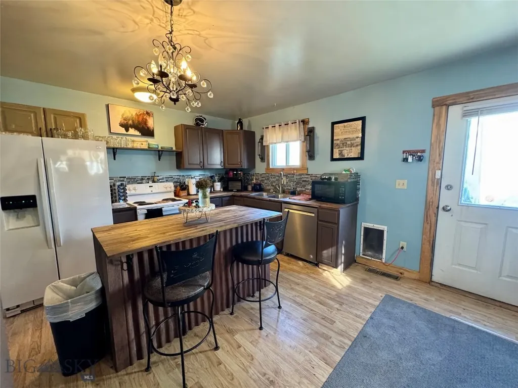2219 Amherst Butte MT 59701