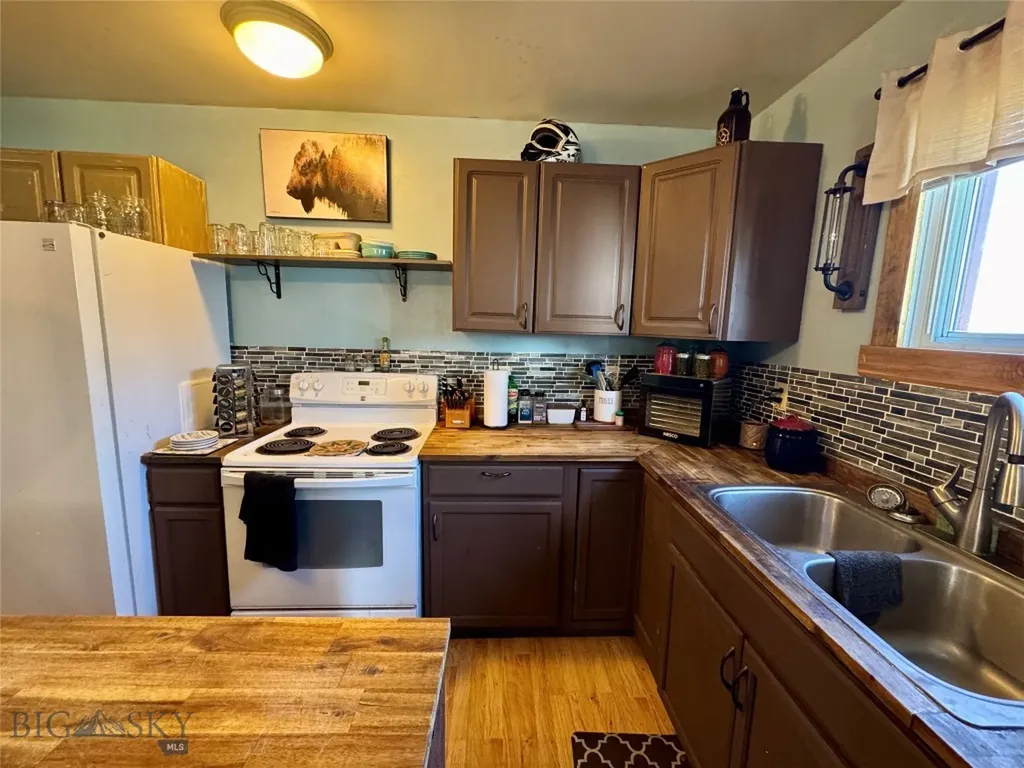 2219 Amherst Butte MT 59701