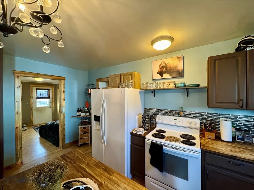 2219 Amherst Butte MT 59701