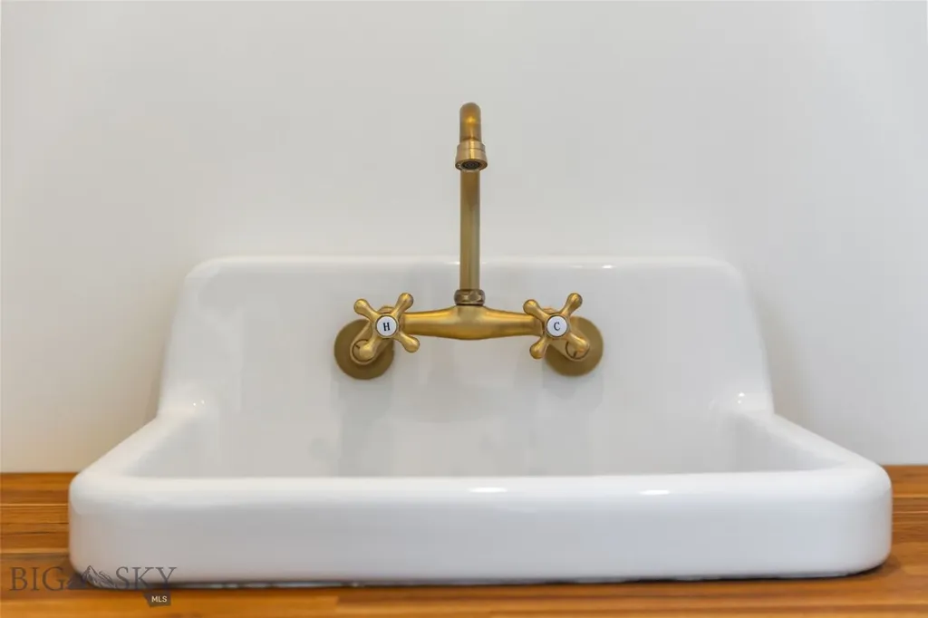 95 Montana Way Ennis MT 59729