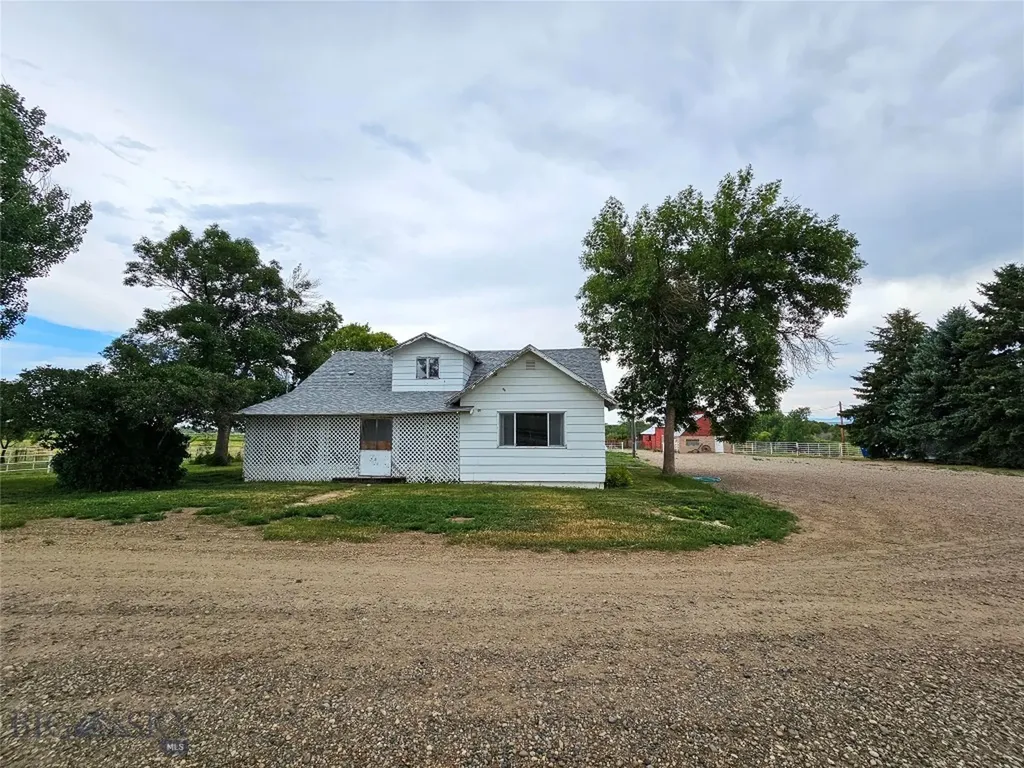 9786 Us Highway 212 Joliet MT 59041
