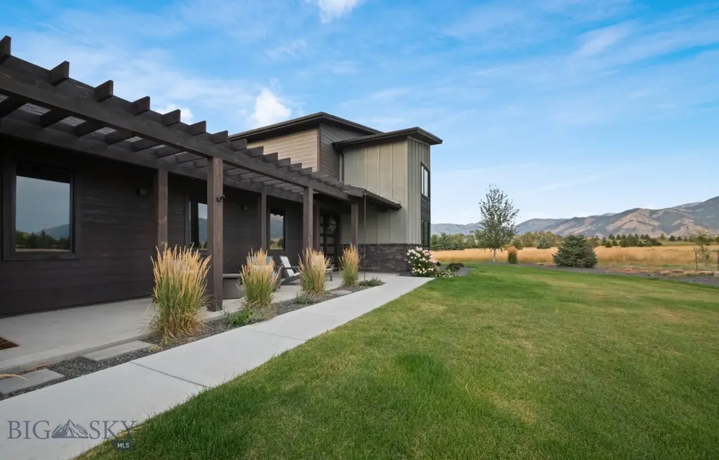 85 Wavy Leaf Way Bozeman MT 59718