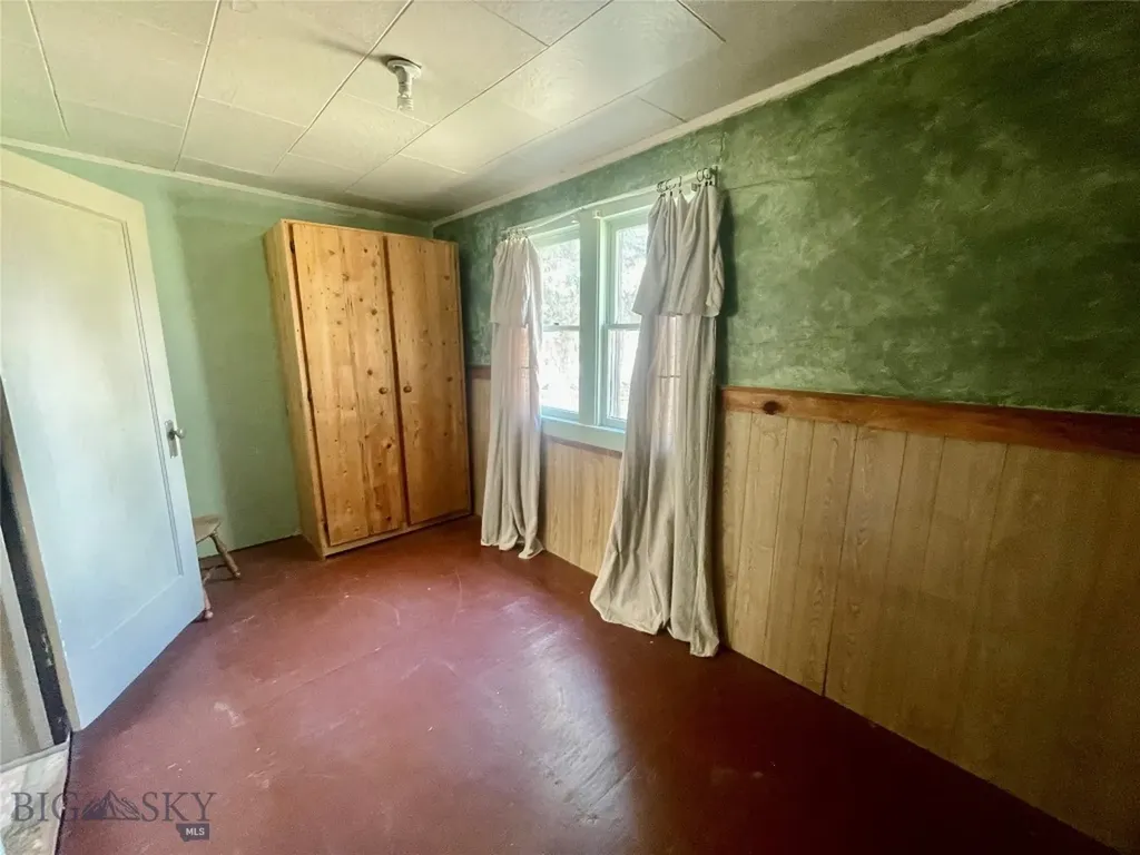 322 S Main Street Lima MT 59739