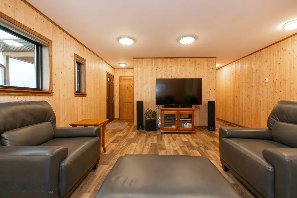 420 Melrose Road Twin Bridges MT 59754