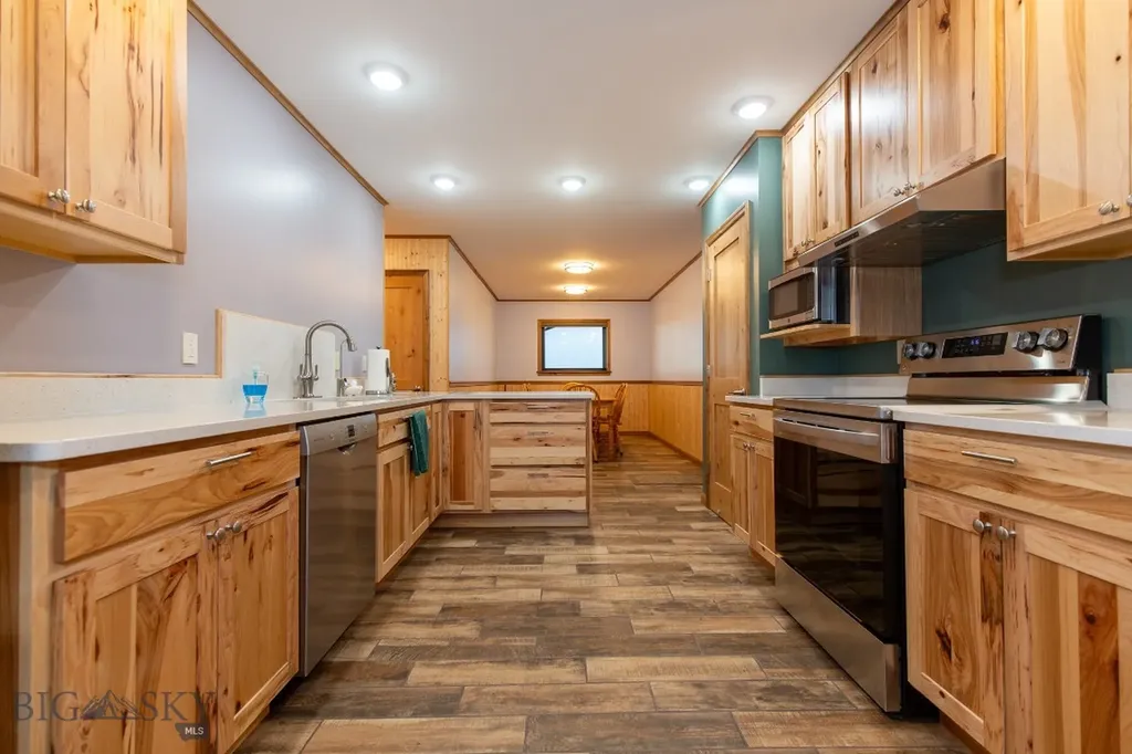 420 Melrose Road Twin Bridges MT 59754